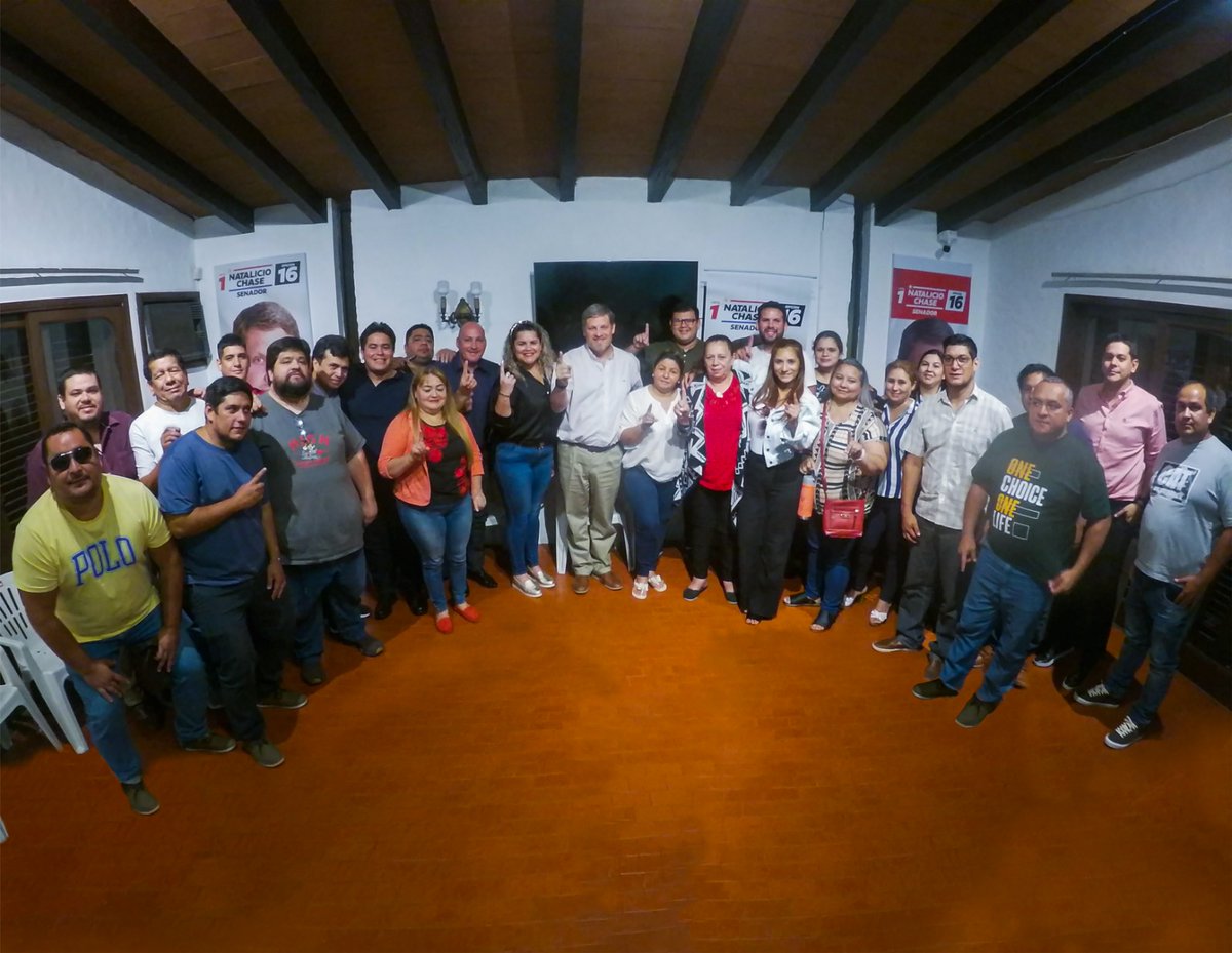 Nataliciochase1's tweet photo. Junto con los coordinadores de #Capital, ajustamos los detalles para salir a trabajar por la Lista 1 🇵🇾💪🏼️

#ParaVolverACreer
Todos Somos 1 
#NatalicioChaseSenador
#Lista1Opcion16 🚩 https://t.co/YBImURIR1E