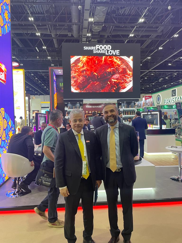 Ghias_K's tweet photo. Great day at @Gulfood! 
I believe PK can be the food basket of the Middle East &amp; Engro is playing its part:
Engro Eximp FZE &amp; @FCEPakistan are working together to increase dairy exports from PK &amp; Engro is also promoting Pakistani Basmati in the Middle East https://t.co/n8Ac9ihqyN