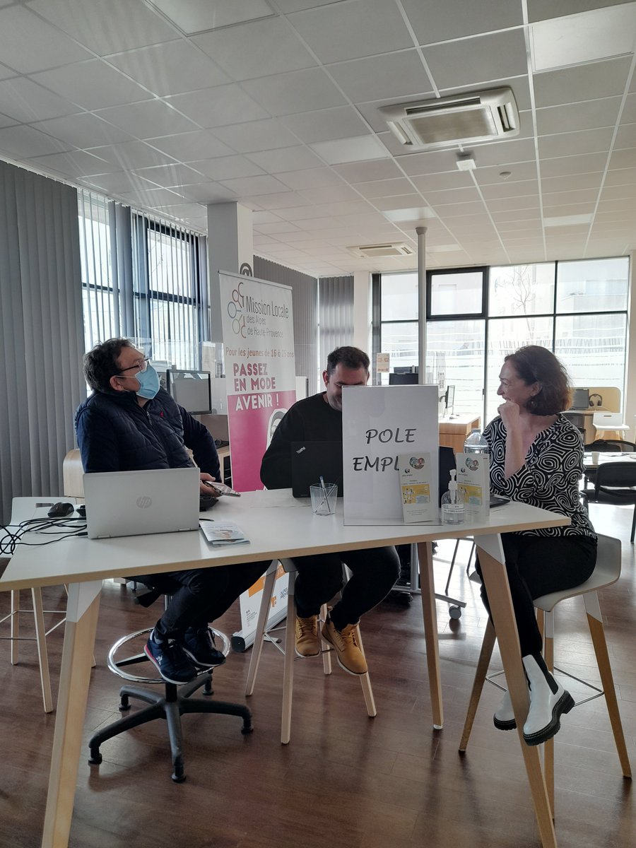 cruveille's tweet photo. Cet après-midi s'est déroulé le Forum Santé-Service à la personne sur l'agence de Manosque !
⏩ Nous avons reçu près de 50 demandeurs d'emploi 👍 On remercie nos partenaires présents sur l'évènement 👩‍⚕️
#emploi #forum https://t.co/YYCuv8mrlw