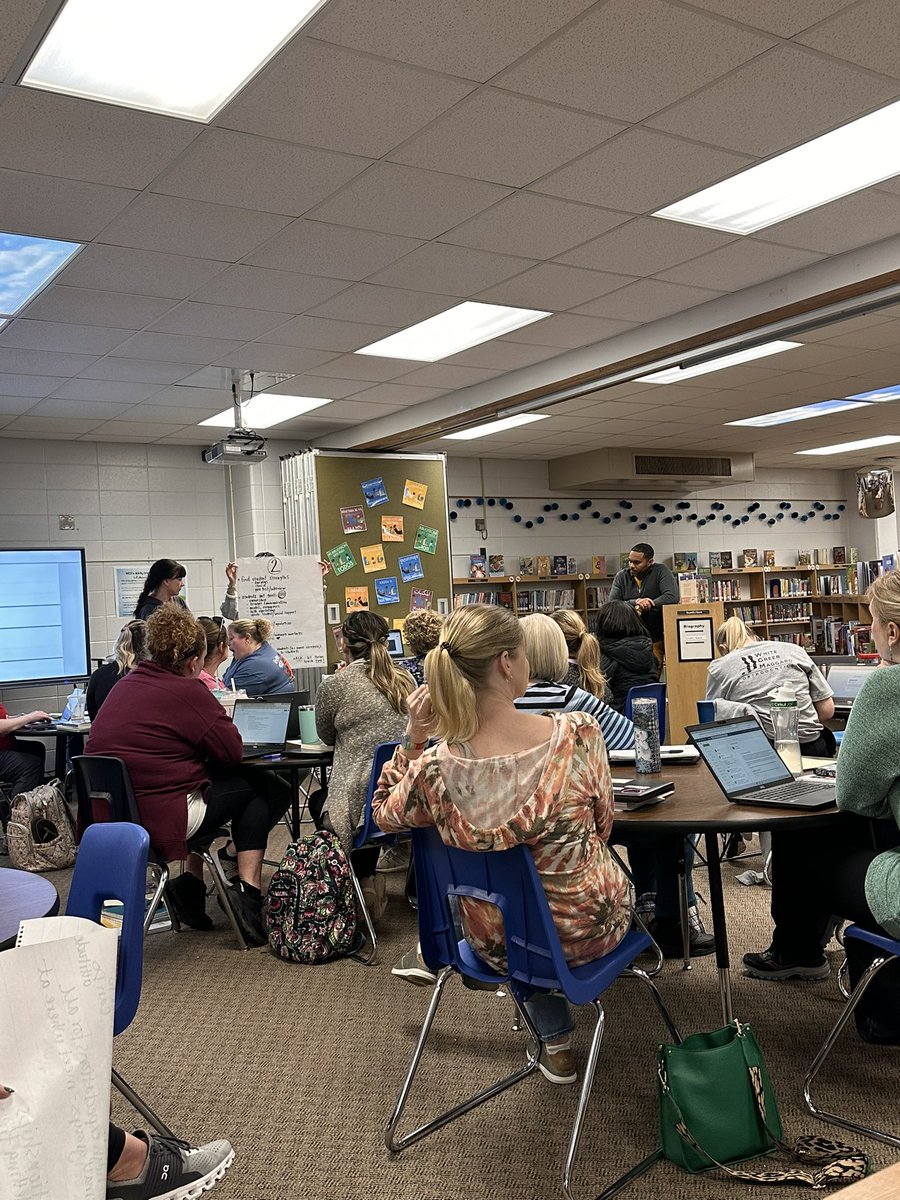 SraMartin101's tweet photo. Raising expectations for ALL@watterson_elem @EducatorHill https://t.co/vIEPZBgljL