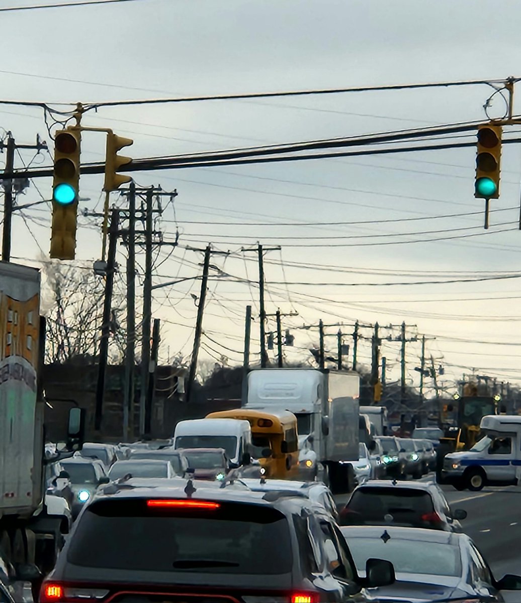 JohnLukeNYC's tweet photo. Hey @NassauCountyTMC Thanks For The #HalfHour #TrafficJam On Rockaway Turnpike To Go Half A Mile . Closing 2 Lanes &amp; Doing What? Standing Around? PotHoles? During Morning Traffic Too? https://t.co/Ryu7rMnlxB