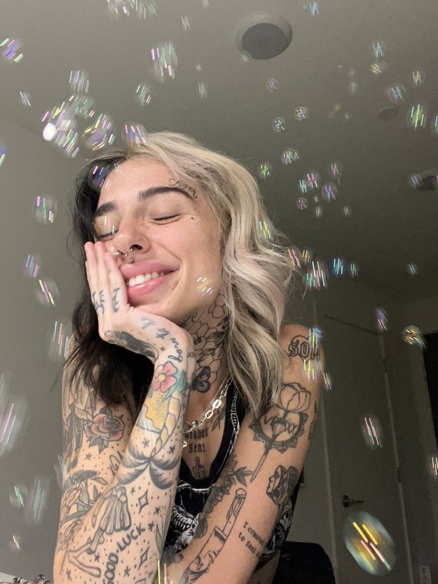 cru on Twitter "RT cruellamorganfp Goodmorning pretty girl 🫧