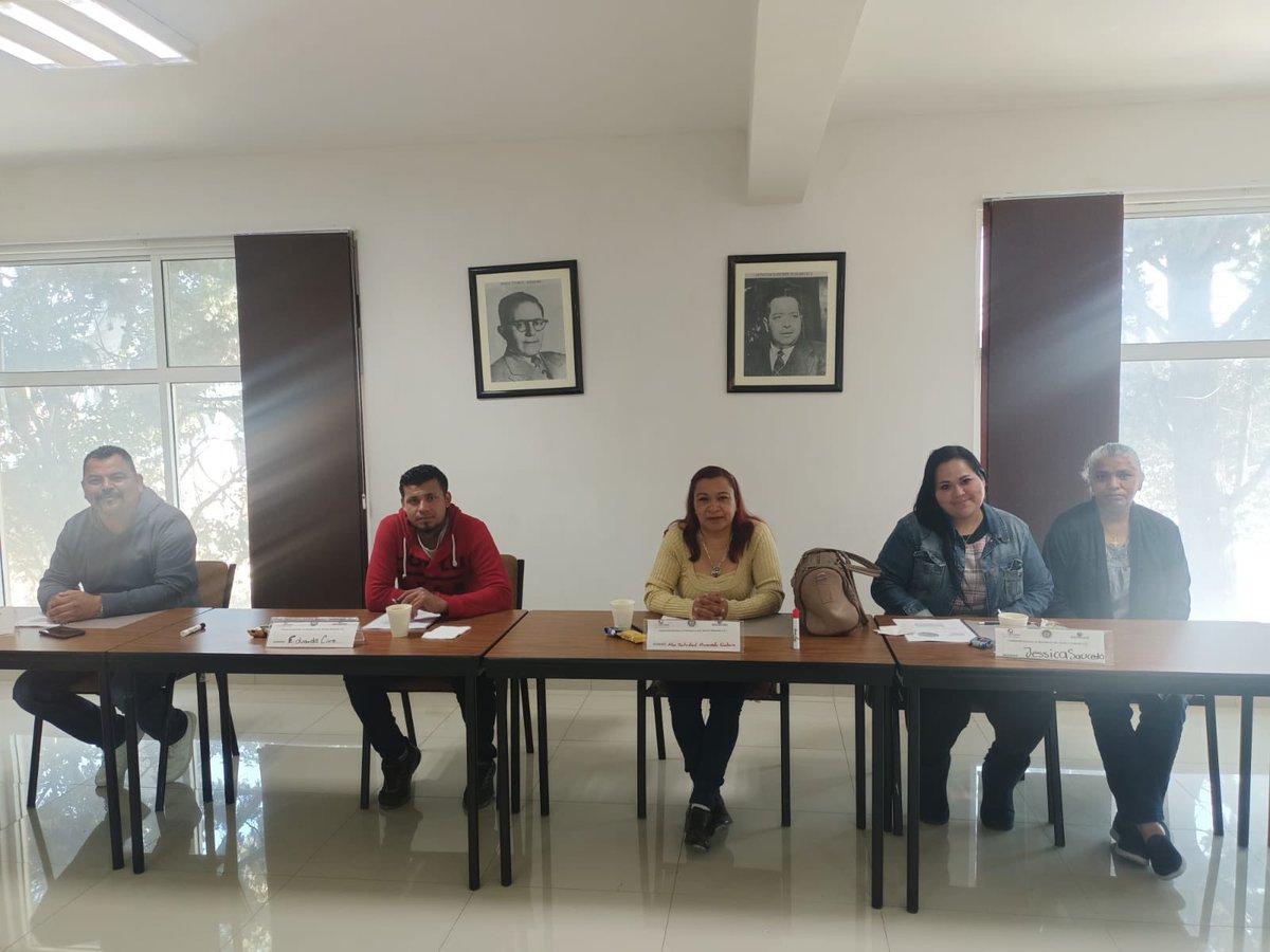 RogerCastilloR's tweet photo. #InstitutodeEducaciónObrera #FIDTH curso “Negociación de Contrato Colectivo de Trabajo” #PROESA la educación como base de las revisiones de contrato y atención a trabajadores #SR®️ @tereso_medina @jesus_castill67 #SITEC https://t.co/YbK2CaCt92