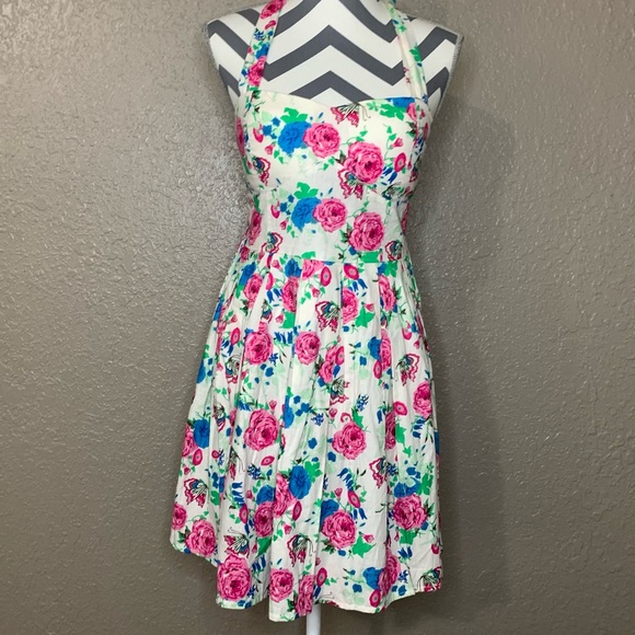 bigmg41's tweet photo. So good I had to share! Check out all the items I'm loving on @Poshmarkapp from @pineappleboss25 #poshmark #fashion #style #shopmycloset #noboundaries #chicos #express: https://t.co/tj04O186gp https://t.co/aqazuCkDeg