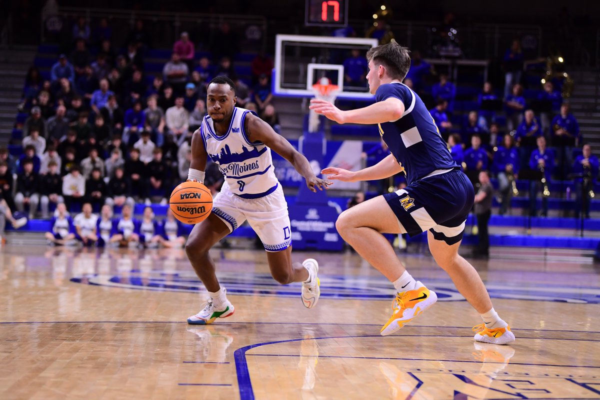Admire_OnAir's tweet photo. The seniors voted which jersey to to wear tomorrow night. 
The last time they take the court at the Knapp Center they wanted to represent Des Moines. Bulldog Nation AND Des Moines... you know what to do. 

#DSMHometownTeam https://t.co/5WaA1zoUkT