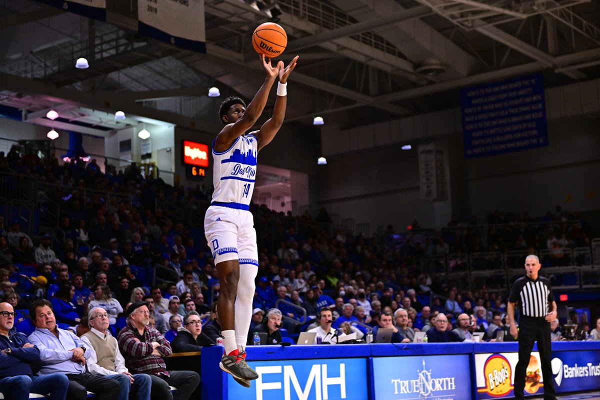 Admire_OnAir's tweet photo. The seniors voted which jersey to to wear tomorrow night. 
The last time they take the court at the Knapp Center they wanted to represent Des Moines. Bulldog Nation AND Des Moines... you know what to do. 

#DSMHometownTeam https://t.co/5WaA1zoUkT