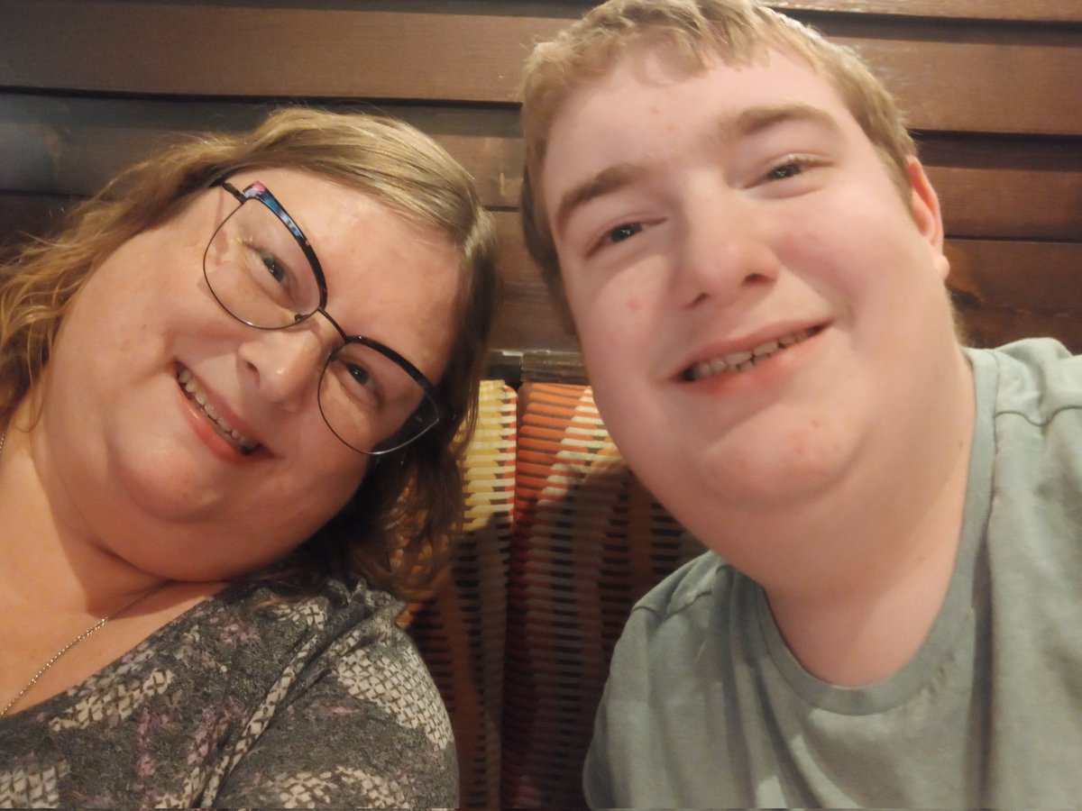 Schmel24's tweet photo. This dude is SEIZURE FREE FOR THREE YEARS!!!  Soooo frickin amazing!!! https://t.co/yDp2Y05v0A