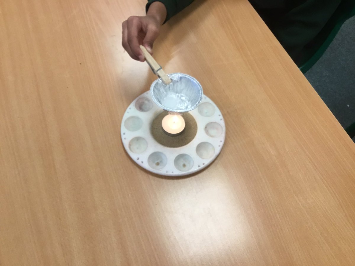 HighwoodPrim4W's tweet photo. We really enjoyed learning about changes in state today. We watched a solids melt into a liquid https://t.co/5XhKgloo75