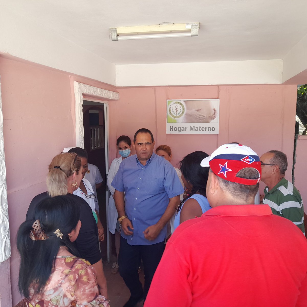 oreste83gmailc1's tweet photo. Visita el primer secretario del Partido en nuestra provincia Livan Izquierdo Alonso el Hogar Materno Municipal #MejorEsPosible #Chambas #LatirAvileño https://t.co/Q73T0a0zLF