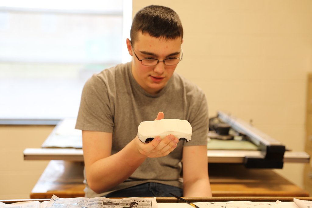 schools_garrard's tweet photo. Tech Center Tuesday is here, and we have a fun feature for you! Mr. Taylor's Engineering students used their CAD skills to design a race car, 3D printed their car and then raced to see which design was the fastest! #techcentertuesday #atcproud https://t.co/6KLg2mV1qS