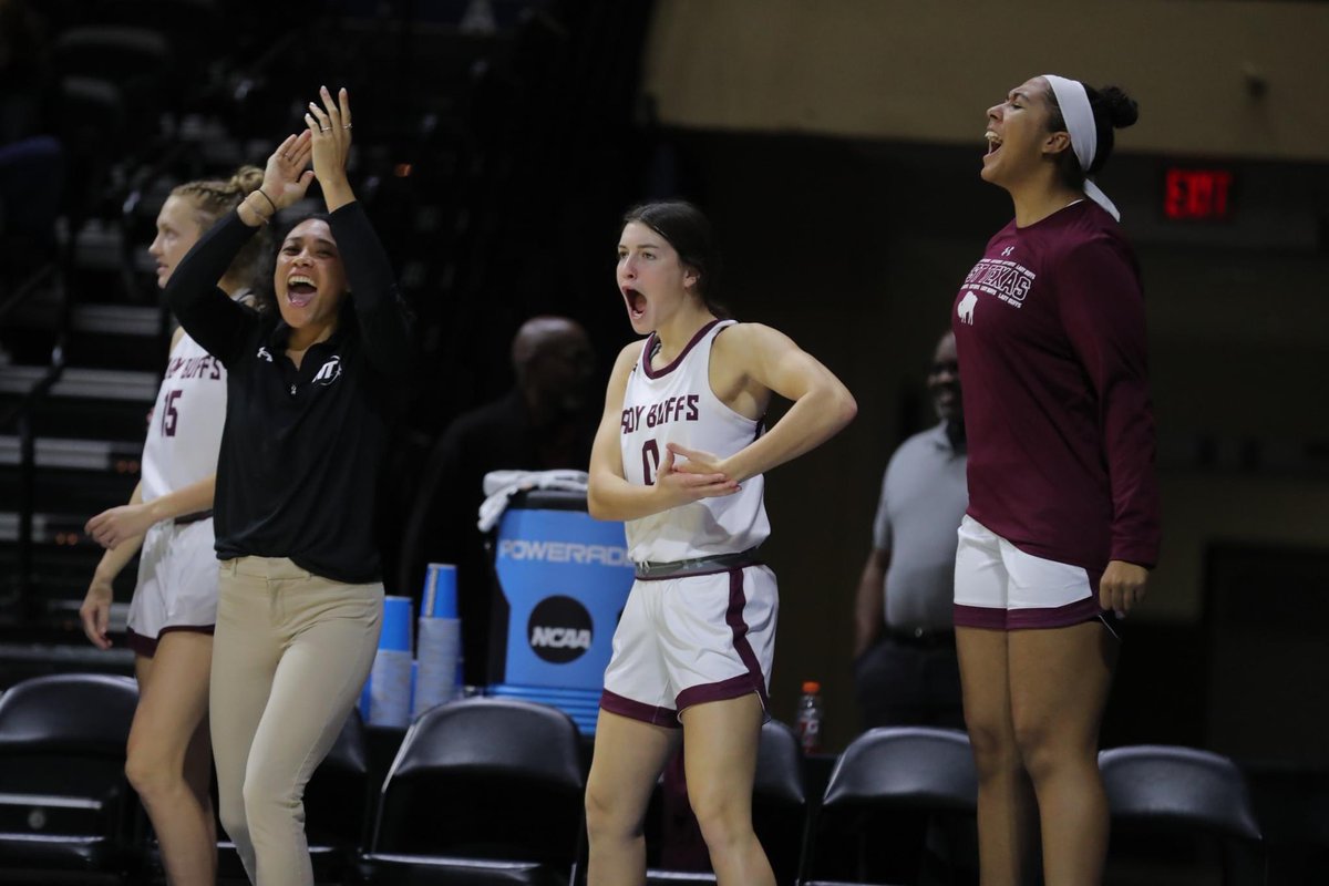 WTAMU_WBB's tweet photo. Senior Spotlight- Kayla Thomas
What's next: pursuing a Master's Degree in SES
#LadyBuff #BuffNation https://t.co/fKdOigKw5f