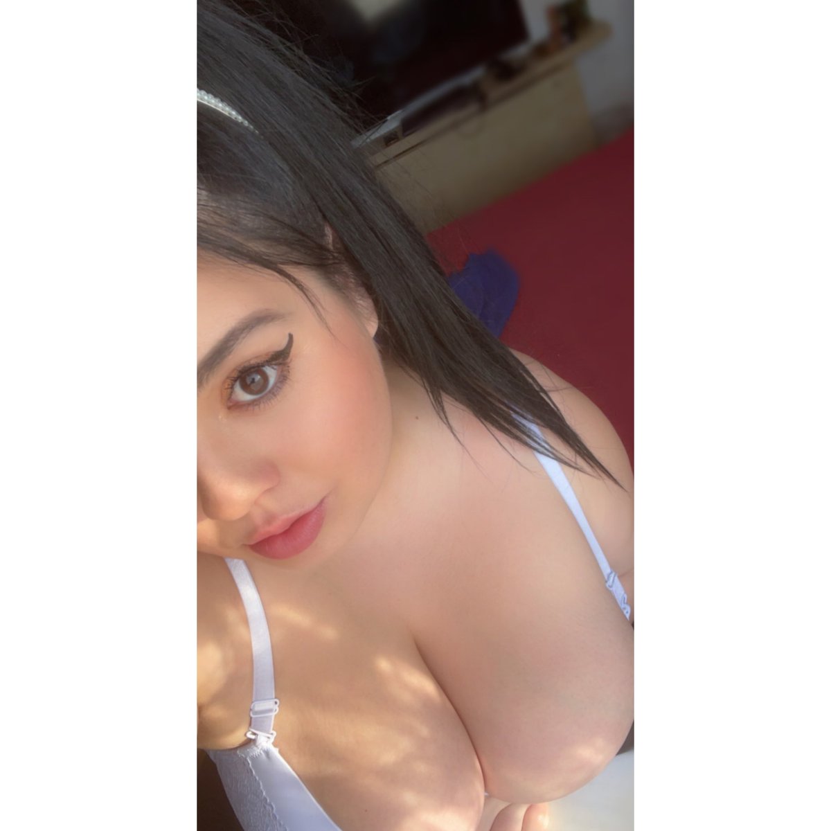 krisztinatinaa's tweet photo. retweet ha tetszeneka ducibb lányok és like ha szép az arcom szerinted💋🍒 https://t.co/FUO1CTfUOf