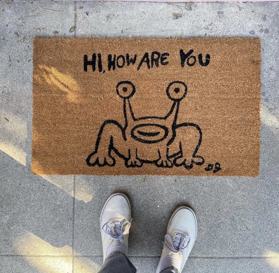 hihowareyouproj's tweet photo. What better place to start a #HiHowAreYou conversation than right at home? 🐸 Jeremiah is always ready to talk. https://t.co/eL95IHYpTz