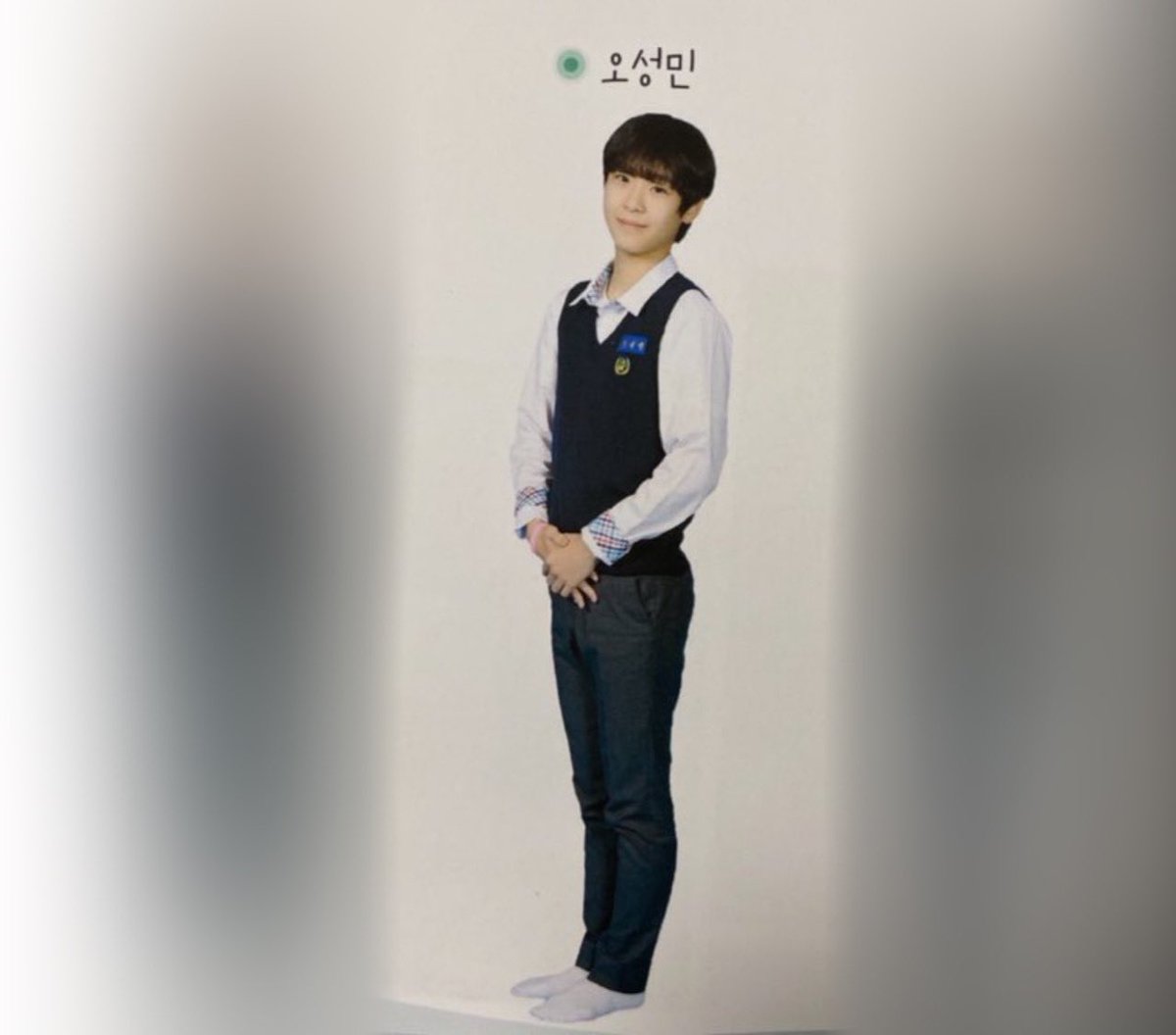 fov08w25's tweet photo. 예전에 받은 성민이 중학교 졸업사진 아직 안풀린거 같아서 올려봅니다 !! ε♡з

#보이즈플래닛 #boysplanet #오성민 https://t.co/tvX07feBay
