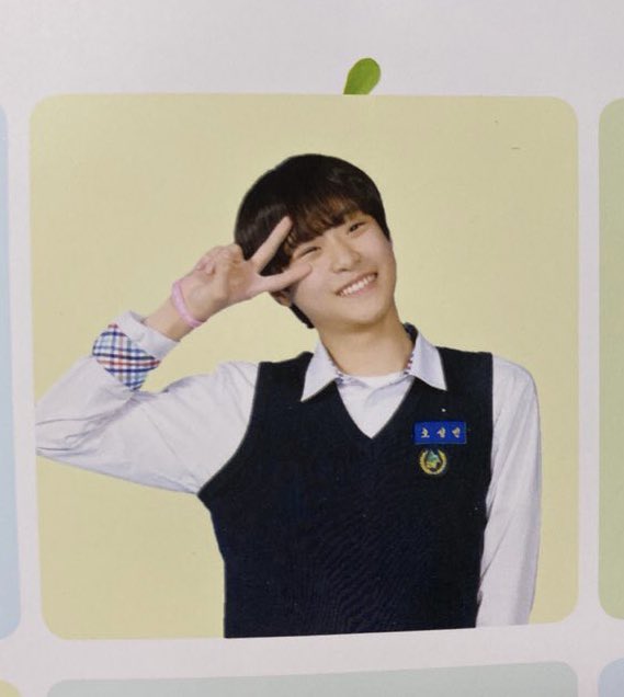 fov08w25's tweet photo. 예전에 받은 성민이 중학교 졸업사진 아직 안풀린거 같아서 올려봅니다 !! ε♡з

#보이즈플래닛 #boysplanet #오성민 https://t.co/tvX07feBay