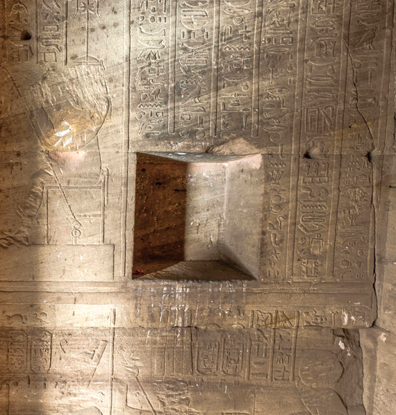 SilviaZago6's tweet photo. I've finally figured out what this book alcove in one of the many @LivAncWorlds staircases reminds me of: the niches once containing cultic manuals in the 'House of Books' of the temple of Edfu📚
#egyptology #ancientegypt #books #academia #strangestthings https://t.co/pk5bp4NIBi