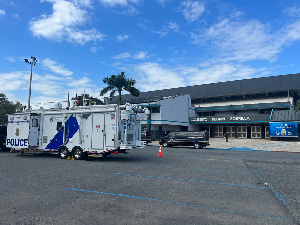 El reguetonero Drizmali y un agente de FURA son parte de los intervenidos esta madrugada en operativo federal por narcotráfico. 

Drizmali no ha podido ser arrestado. 

Presuntamente utilizaba un estudio de grabación para sus delitos.