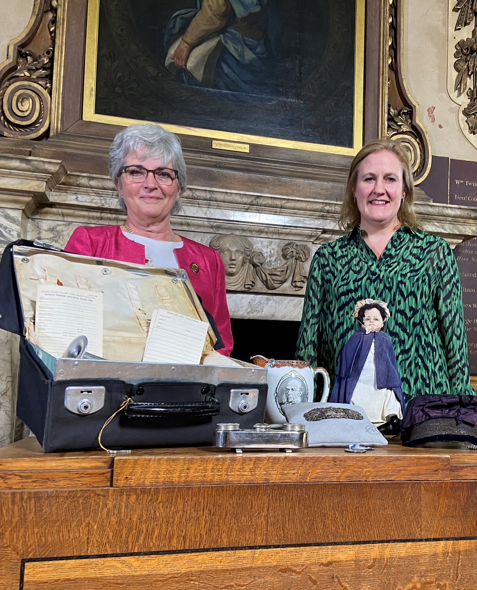 TheQNI's tweet photo. Don't miss the Nursing Special on @BBC_ARoadshow this Sunday at 7 pm! QNI chief exec @CrystalOldman (pictured with presenter Siobhan Tyrrell) will be among those nurses appearing on the show, with some fascinating objects and stories from the archive. https://t.co/Kx3J9mLjCO https://t.co/8fkXzqYEQa