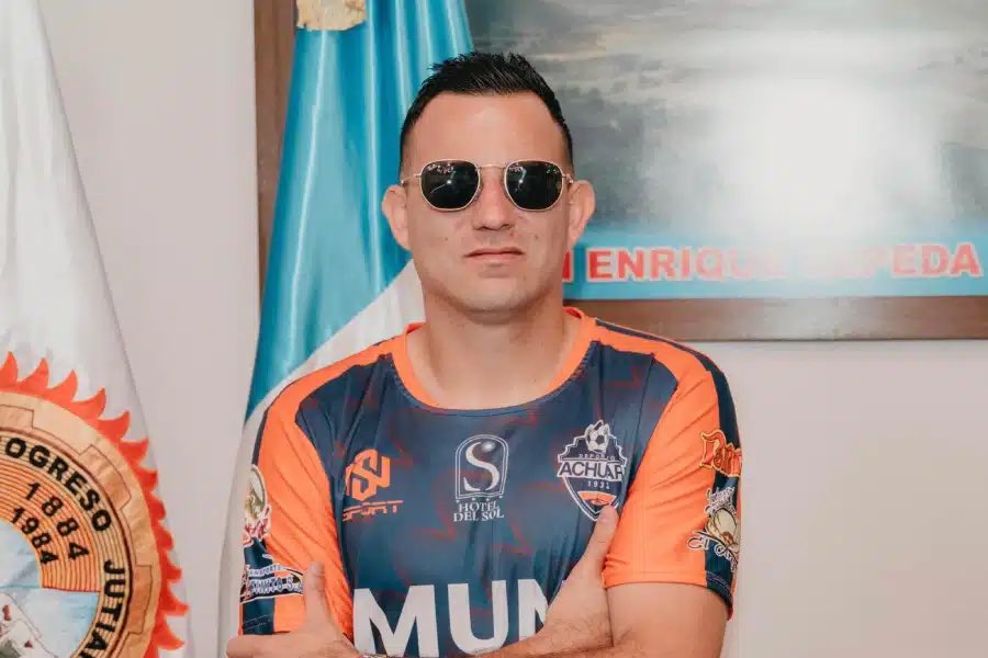 ElMatutinoGT's tweet image. Marco Pappa ex expulsado del Deportivo Achuapa por “indisciplinado”.

A dos meses de haber sido anunciado en ese club, Pappa quedó fuera del equipo cebollero debido a conductas antideportivas. 

Hamilton López, confirmó a ESPN la decisión de dejarlo fuera.