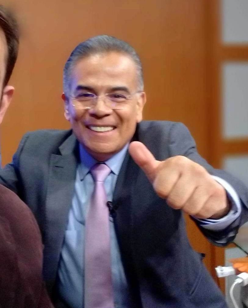 Nezahualcollotl's tweet photo. #MartesALas10 Dice @EVillegasV que se acabaron los aviadores en su @gobdgo, ¿Alguien cree esto? 

El legado del chaparrito @heber_noti121ed es la corrupción puesto que cobra desde 1 de Nov de 1998, desde el sexenio de ASGM, sin trabajar y su puesto es Secretaría Ejecutiva. https://t.co/5TMqPazU9c