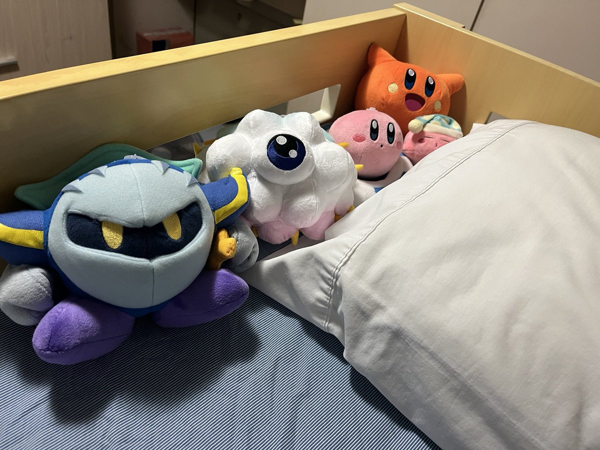 I went to the local kirby pop up store and got these. It’s a dream of mine coming true. I shall have a good night sleep. Maybe I’ll have a kirby unboxing stream tmr at 10pm JST.
#kirby30 #kirby30anniversary #VTuberEN