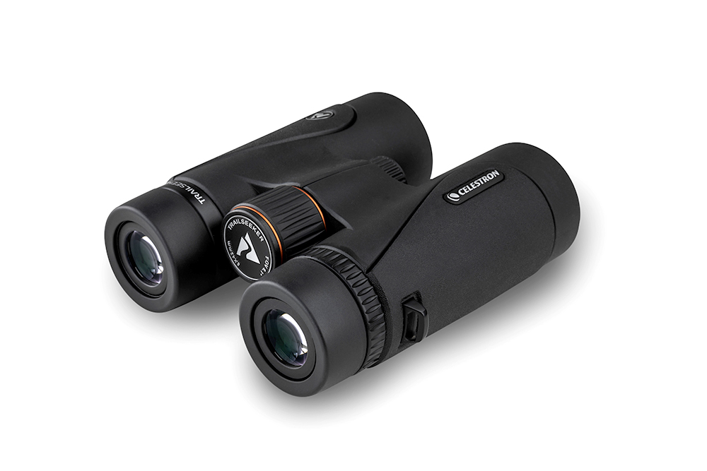 BirdWatchingMag's tweet image. TrailSeeker ED features a close focus of just 6.5 feet, perfect for viewing birds, butterflies and plants. This 8x42mm model also provides a mix of magnification and wide field of view making it an excellent all-round performer.   #paidpromotion  

celestron.com/products/trail…