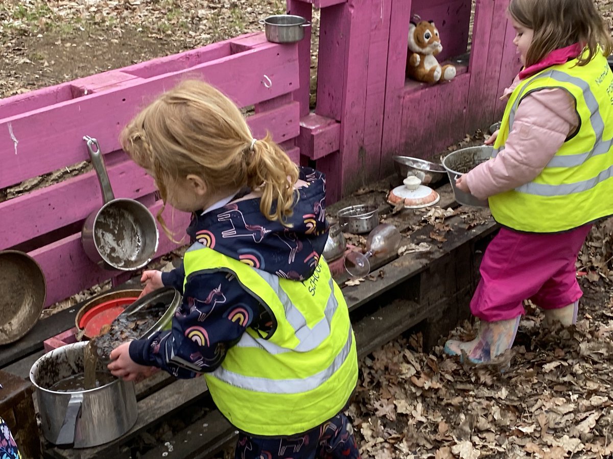 ND_ForestSchool's tweet photo. Wise Owls today enjoyed seeing the daffodils in bloom, making a wig wam with sticks collected on the way to Forest School, tossing pancakes and making lovely dishes in the mud kitchen #pancakeday #newgrowth #shelterbuilding #mudkitchenfun π¨βπ³π₯π³ππ₯° https://t.co/L4EkQHSuWE