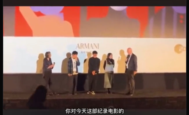 TeaServingCake's tweet photo. In an interview, director Zhang Dalei of "All Tomorrow's Parties" praised #WangYibo for his acting ability to enter a complex character given the short time and being able to represent the era tremendously well.
At the 73rd Berlin International Film Festival, he also mentioned the popularity of Wang Yibo and the explosive response from his fans when new material was posted. #cpop