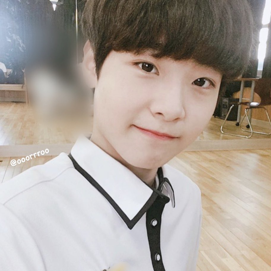 Dear825_'s tweet photo. 동글동글 찹쌀떡 일자앞머리중딩 넘소중하다... https://t.co/Dvv0vHy85A