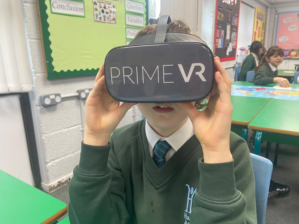 HamiltonSTEM's tweet image. Children loved the VR workshop session today! Y5 managed to virtually go around the world to explore a range of different biomes &amp;amp; Y6 virtually toured around the world where they could examine the factors contributing to climate change. @primevruk @HamiltonAcadY6 @HamiltonAcadY5