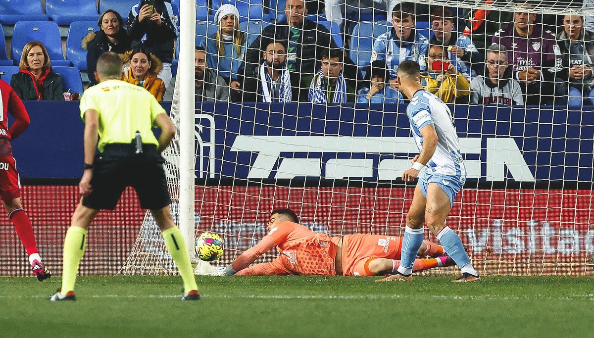 +3!!! Grandísima victoria en nuestra casa. Muchas gracias a toda la afición por el apoyo y hacer que La Rosaleda fuese una caldera anoche🔥! Seguimos.