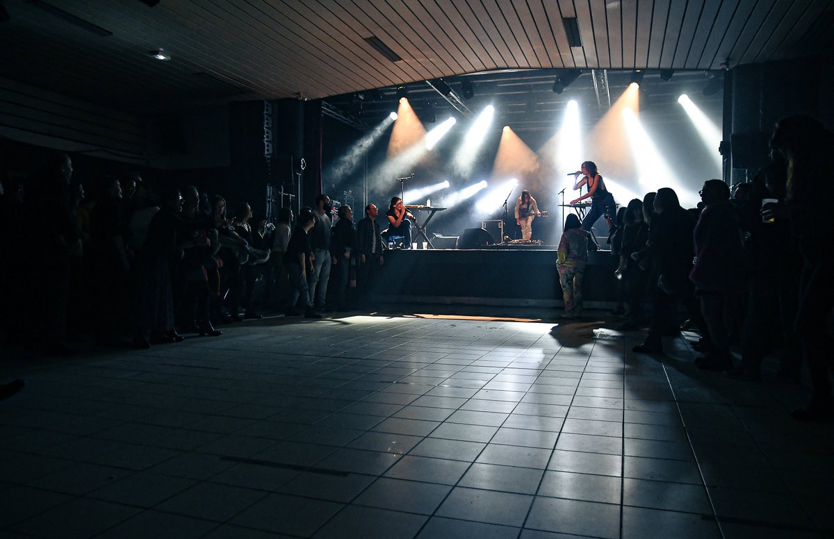 les_mgm's tweet photo. 🎵 UNE DINGUERIE !!!
Les #vulvesassassines ont retourné la salle du Grand Marais ! 🔥

📷@anthony_sion 
#lesmardisdugrandmarais #lesmgm #riorges #roannais #musique #concert #rap #culture #loire https://t.co/tLB2c94ptG