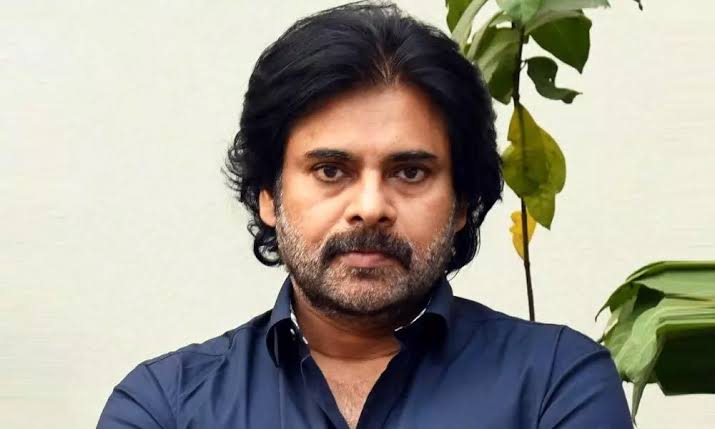 TOlMovies's tweet photo. Who Has Huge Fan Base In India ?

       🔄 #PSPK                  ❤️ #DBoss https://t.co/KWnIS57IvK
