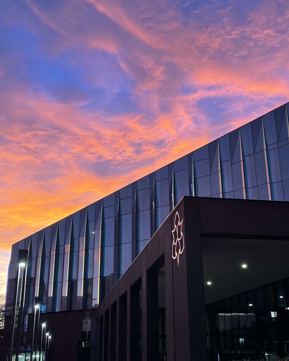 What an incredible sunset over @mmu_business at the weekend! 😍 📸: Jasmine Hazan