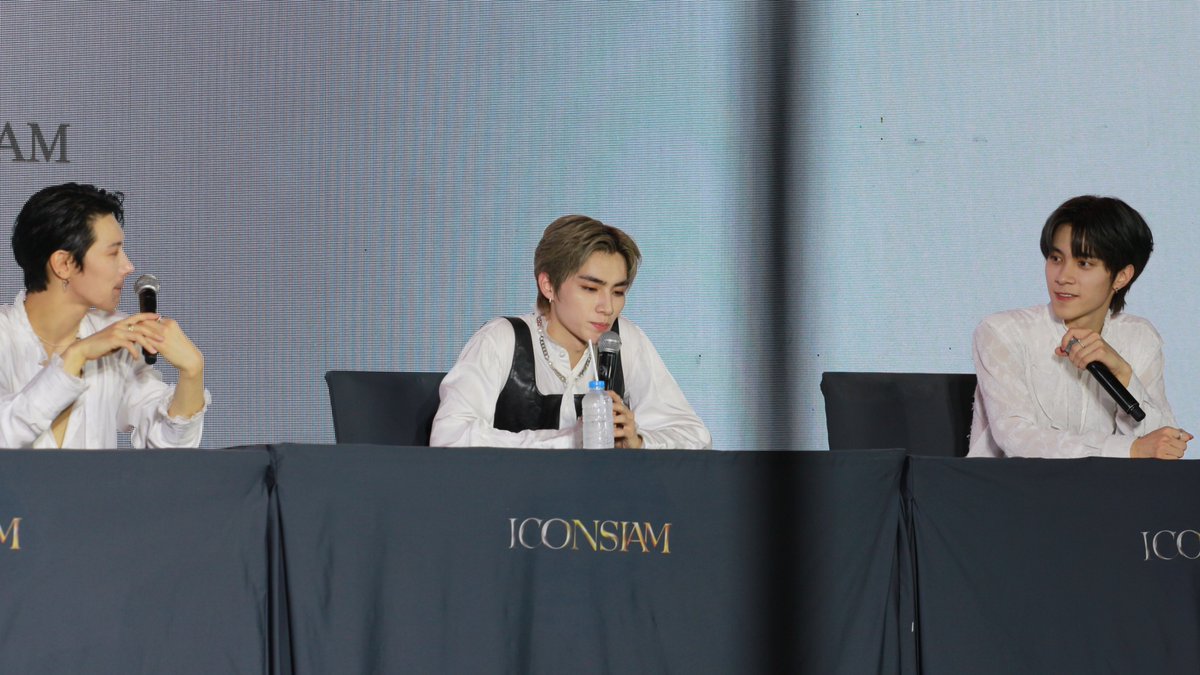 Mirror_Moon7's tweet photo. เราสามคน
เตน เต๋อ เฮน https://t.co/SHSaGrDoGN