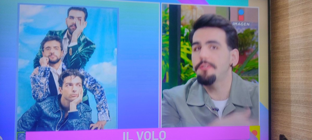 ilvolonelcuore's tweet photo. AHHHHH AMOOO 
están diciendo que son bien amigos de Carlos 🥺 https://t.co/qvGrUAkm28