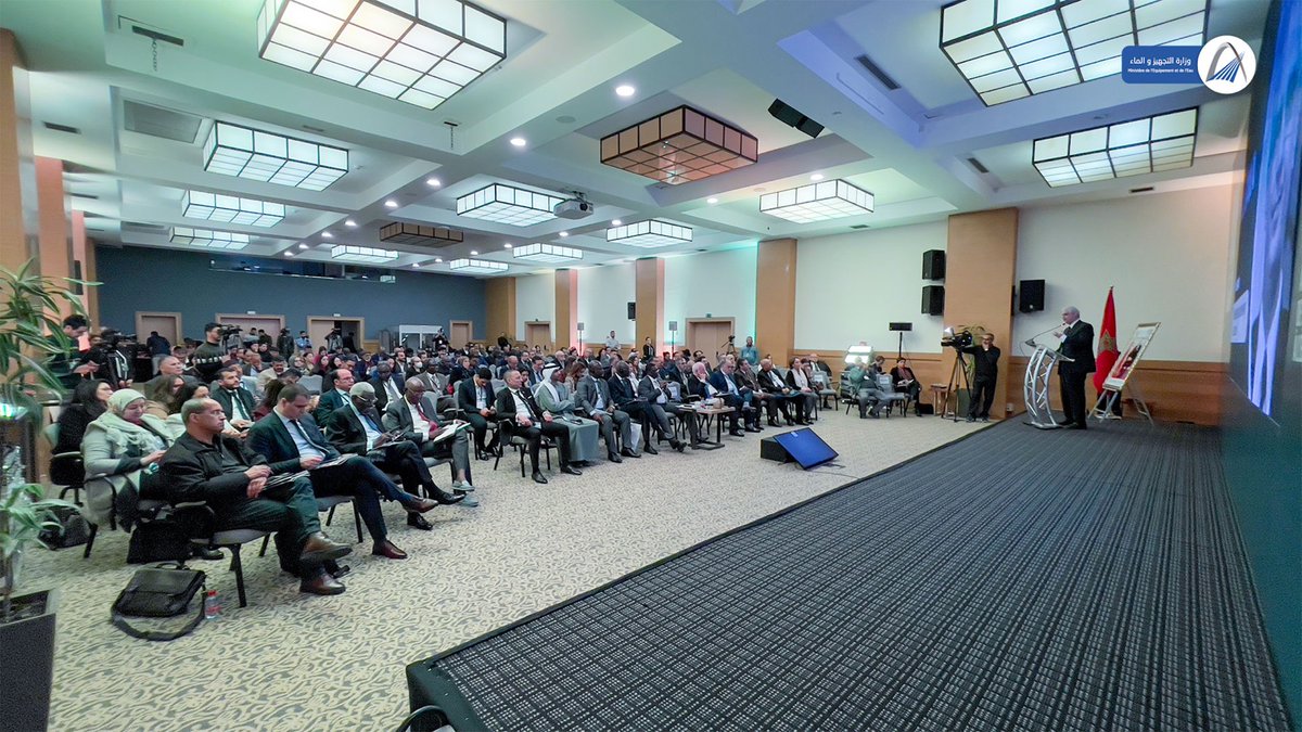 شارك السيد نزار بركة <a href="/nizar_baraka/">Nizar Baraka</a>، وزير التجهيز والماء، يومه الثلاثاء 21 فبراير 2023، بمدينة الدار البيضاء في أشغال الدورة الأولى لمنتدى "أفريكا 21" الذي انطلقت أشغاله رسميا تحت شعار : "إفريقيا في صميم استراتيجيات الأمن والقدرة على الصمود خلال القرن 21"