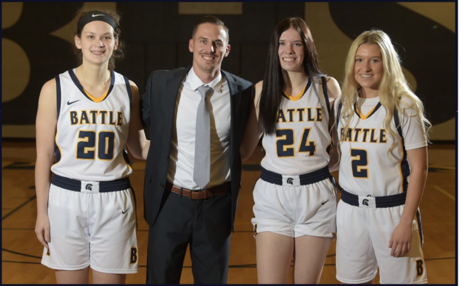 Battle Fans!! Head to Battle tomorrow night &amp; support our SR’s in their final regular season game vs. Hannibal.

JV @ 6pm 
Varsity @ 7:30pm 

SR night ceremony at the conclusion of the JV game!

Help us celebrate these amazing seniors that have poured so much into our program!