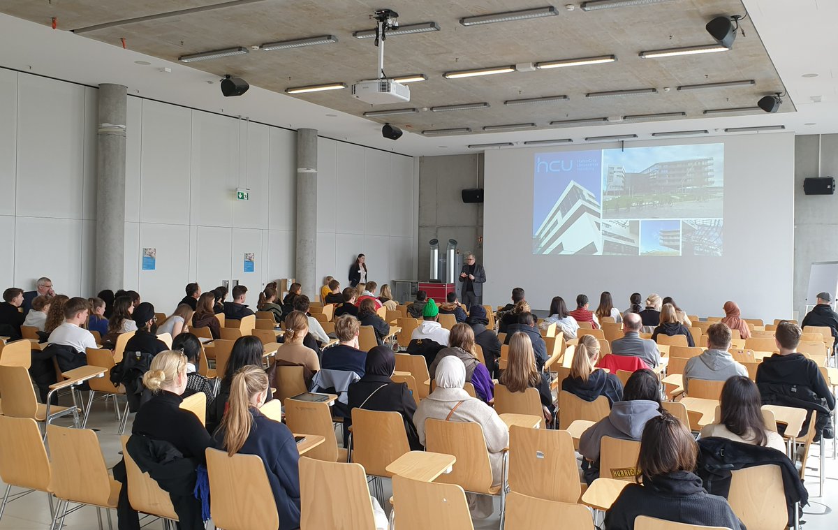 HCUHamburg's tweet photo. Endlich wieder Hochschulinformationstag! Danke an alle die da waren und mitgewirkt haben. #hcu #hafencity #hafencityuniversität #hochschulinformationstag #studiereninhamburg #studiumhamburg #studium #unitag #studienorientierung #abi2023 https://t.co/WV0zjQi2sE