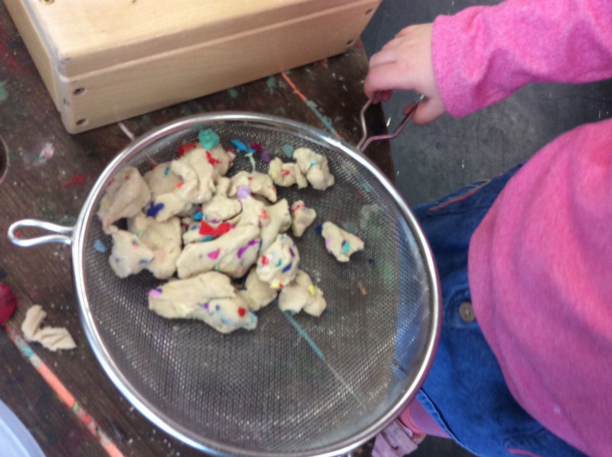 WBarnsNursery's tweet photo. Happy Pancake Dayπ₯!
#Exploringreallifeexperiences #Practicingreallifeskills #Learningthroughplay #Mudkitchenfun #Earlymathematics #Earlyliteracy #Creativity https://t.co/jFMNTVRKiW