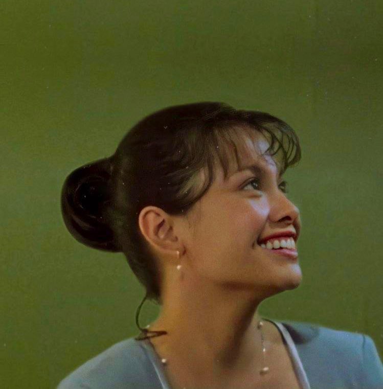 It's already feb 22 here in the Philippines and it only means that it's @MsLeaSalonga's Birthday! Happy Binibertday to you, Madam! <3

HAPPY LEA DAY | #sLEAyingAt52