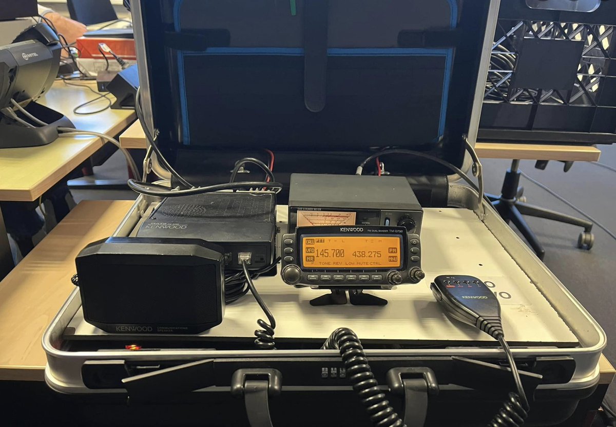 Delta_RCO's tweet photo. Vandaag waren leden van @VERON_Nederland en @vrza_nl t.b.v. DRCO in #Oostburg, #Terneuzen en #Hulst voor geslaagde test van antennes tbv noodcommunicatie in Zeeuws-Vlaanderen voor @VRZ @gem_sluis @Gem_Terneuzen @gemeentehulst #zeelandveilig #preventie #noodcommunicatie #zeeland https://t.co/WYnfZKNKdk