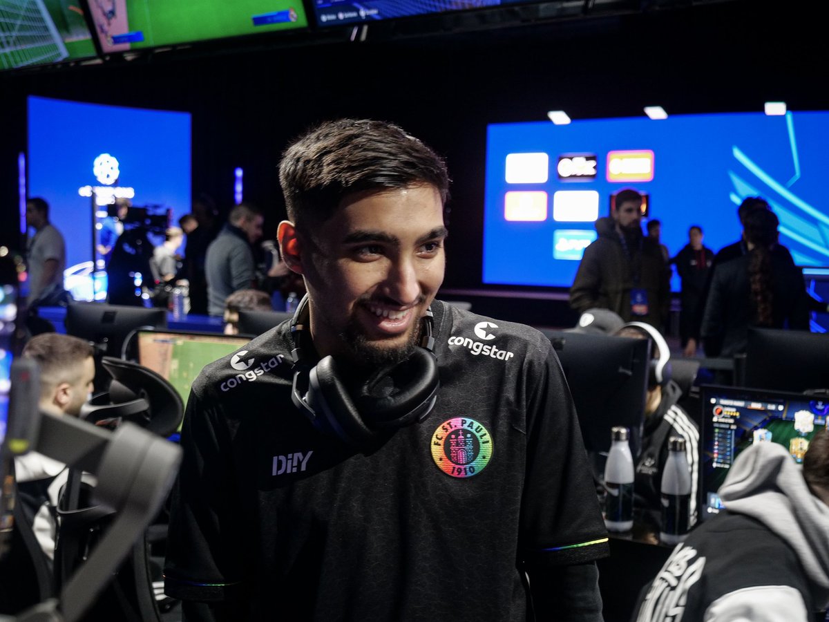 Top32! Am vergangenen Wochenende konnte sich Kamal in London für die Top32 der eChampions League qualifizieren! London again! Bin stolz auf dich <a href="/FCSP_Kamal/">FCSP_Kamal</a> ❤️

#fifa23 #fcsp #international #ecl #london #echampionsleague