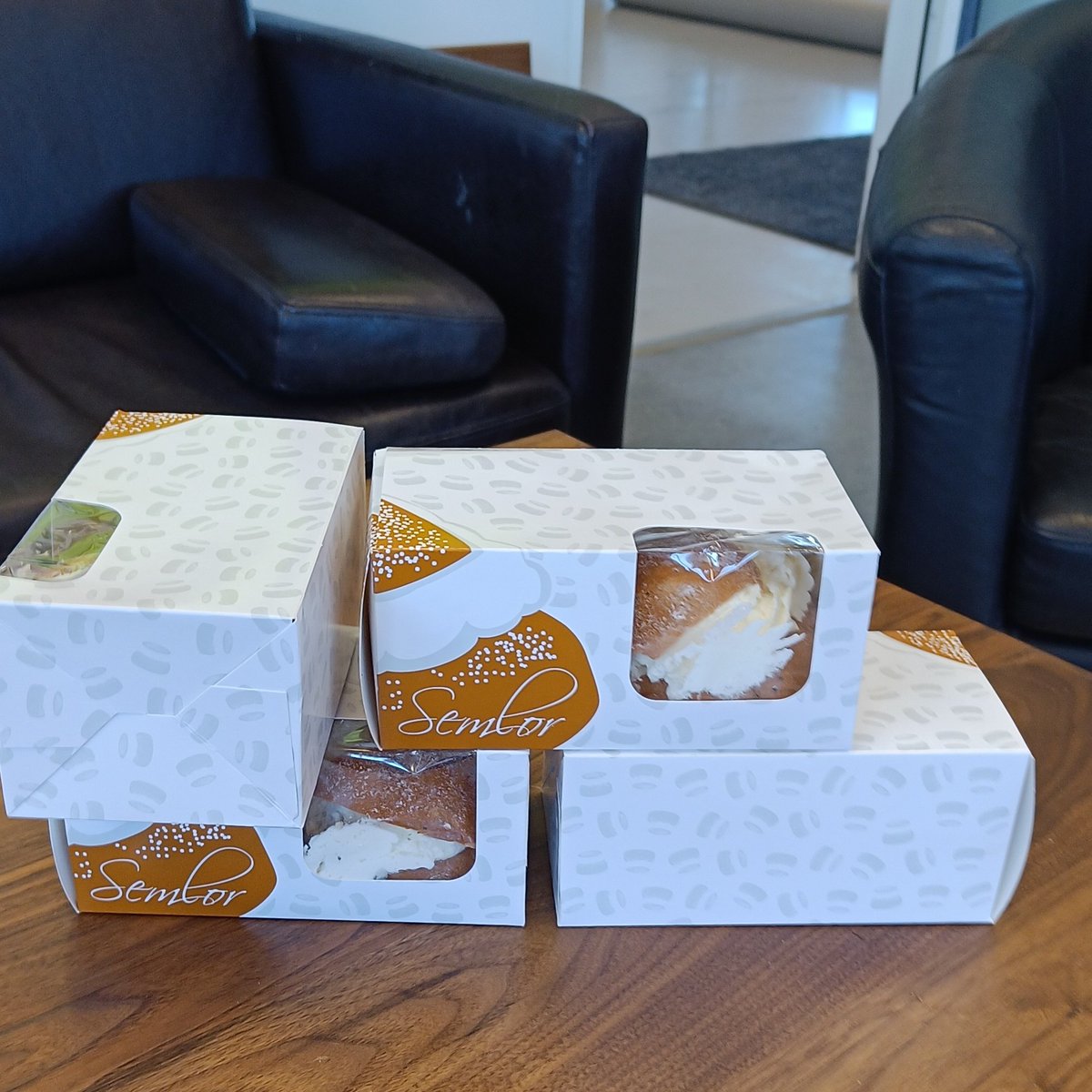 swetraditions's tweet photo. Today is fettisdagen in Sweden and swedes will eat 6 million semlor today. https://t.co/gH1lczdvkM