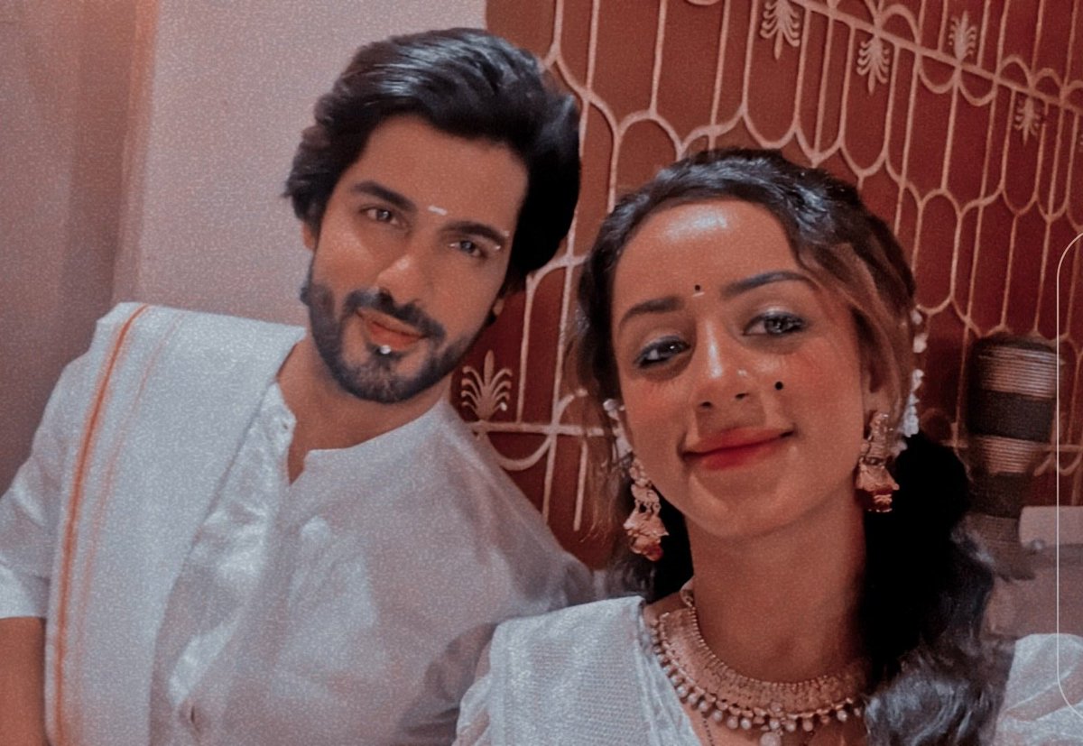 Hourly_AbrarGun's tweet photo. -- 21 Feb 2023 -- ✨️❤️🧿

#YehHaiChahatein #RuSha #NayAt #AbrarGun https://t.co/PLtZtvMYfO