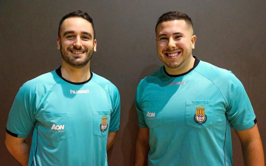 FCHArbitres's tweet image. ‼️ 𝗡𝗢𝗩𝗔 𝗔𝗖𝗧𝗜𝗩𝗜𝗧𝗔𝗧 𝗖𝗖𝗔 ‼️

✔️ Xerrada dirigida als/les àrbitres d'escola.

🤾‍♀️🤾‍♂️ “Sanció disciplinària, protecció als/les jugadors/es”
🗣️ Álvaro López i Roberto Argiz
📆 Dijous 9 de març de 2023
⏰ 19:45 - 21:00
📍 Seu de la @FedCatHandbol a Sant Vicenç dels Horts.