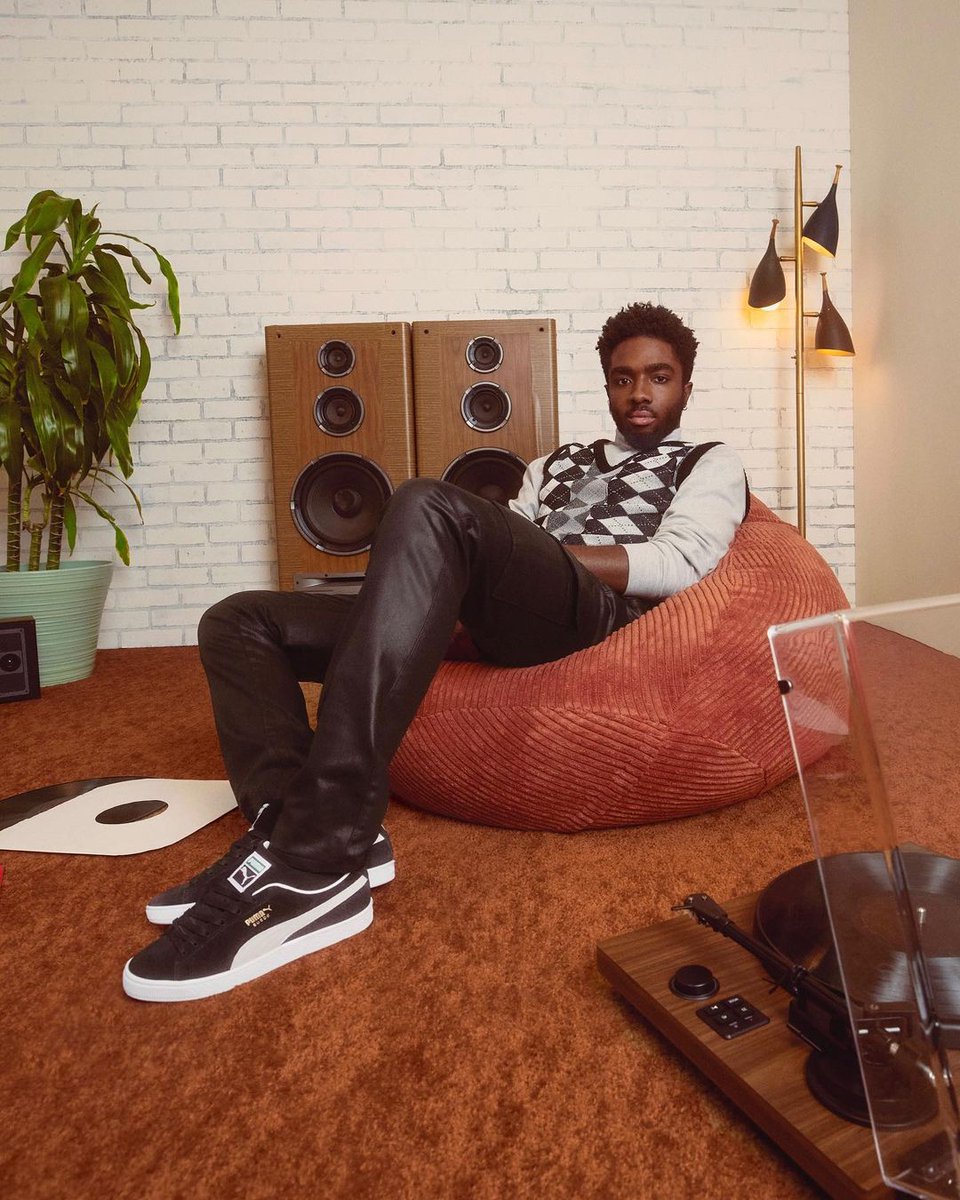 calebarchives's tweet photo. 📷 | Caleb Mclaughlin via Instagram post.

"Team @puma! Let’s get it! #ForeverClassic #pumapartner" https://t.co/N1cEwCcX5B