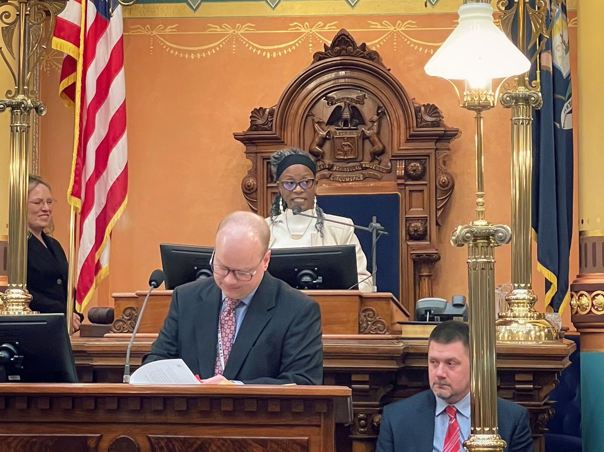 #BlackHistory being made today in the Michigan Senate as Asst President Pro Tem <a href="/SenErikaGeiss/">State Senator Erika Geiss (SD01)</a> becomes the first Black woman to preside over session! #BlackHistoryMonth #BlackHistory365