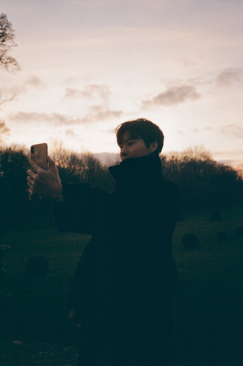 🧡내일 봐요 무즈💙

#우즈_심연_오늘6PM_공개