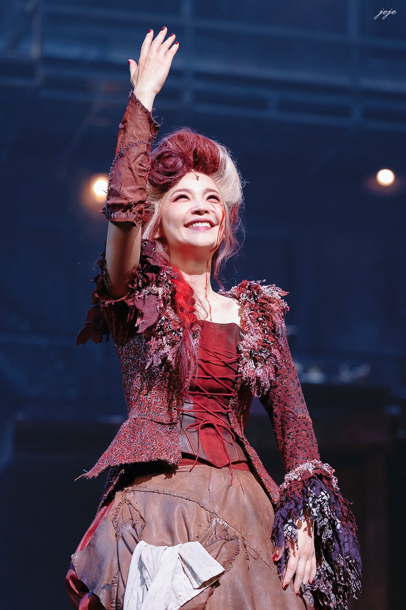 230221 스위니토드 커튼콜
러빗부인 #전미도 🥧❤️